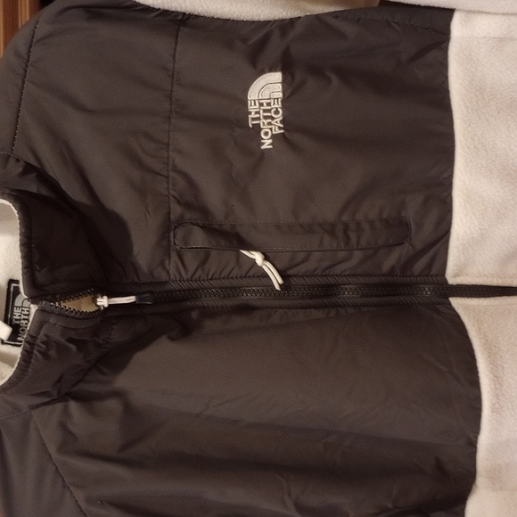 The North Face Women's jacket - Picture 2 of 4